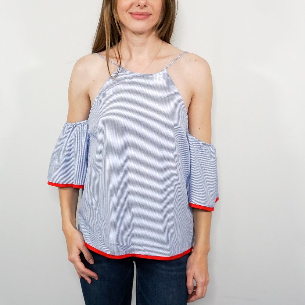 AFTER MARKET Seersucker Cold-Shoulder Top - Picture 6 of 7